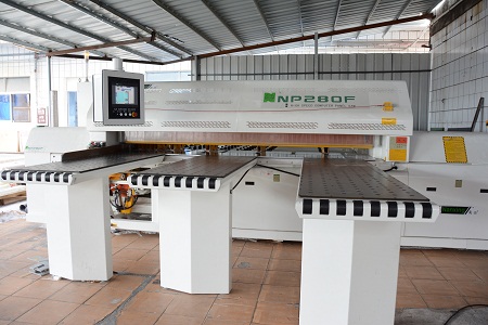 開(kāi)料機(jī)